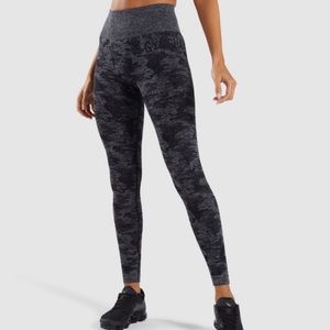ISO Gymshark Camo Leggings S